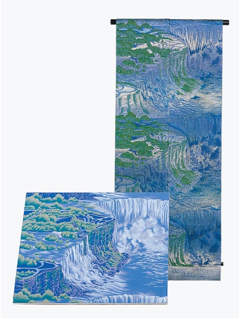 Design sketching of the Niagara Falls (left) and its woven product (right)